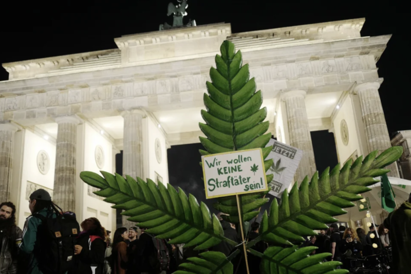 Episode 63 : Legalization of Cannabis